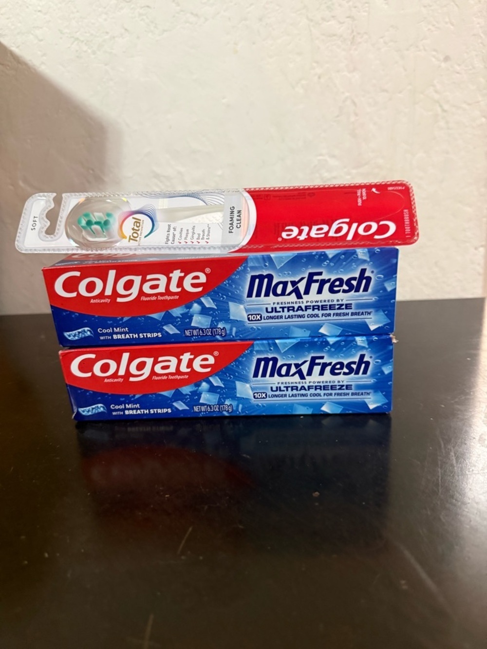 Colgate MaxFresh Toothpaste (Cool Mint) - Blue & Red